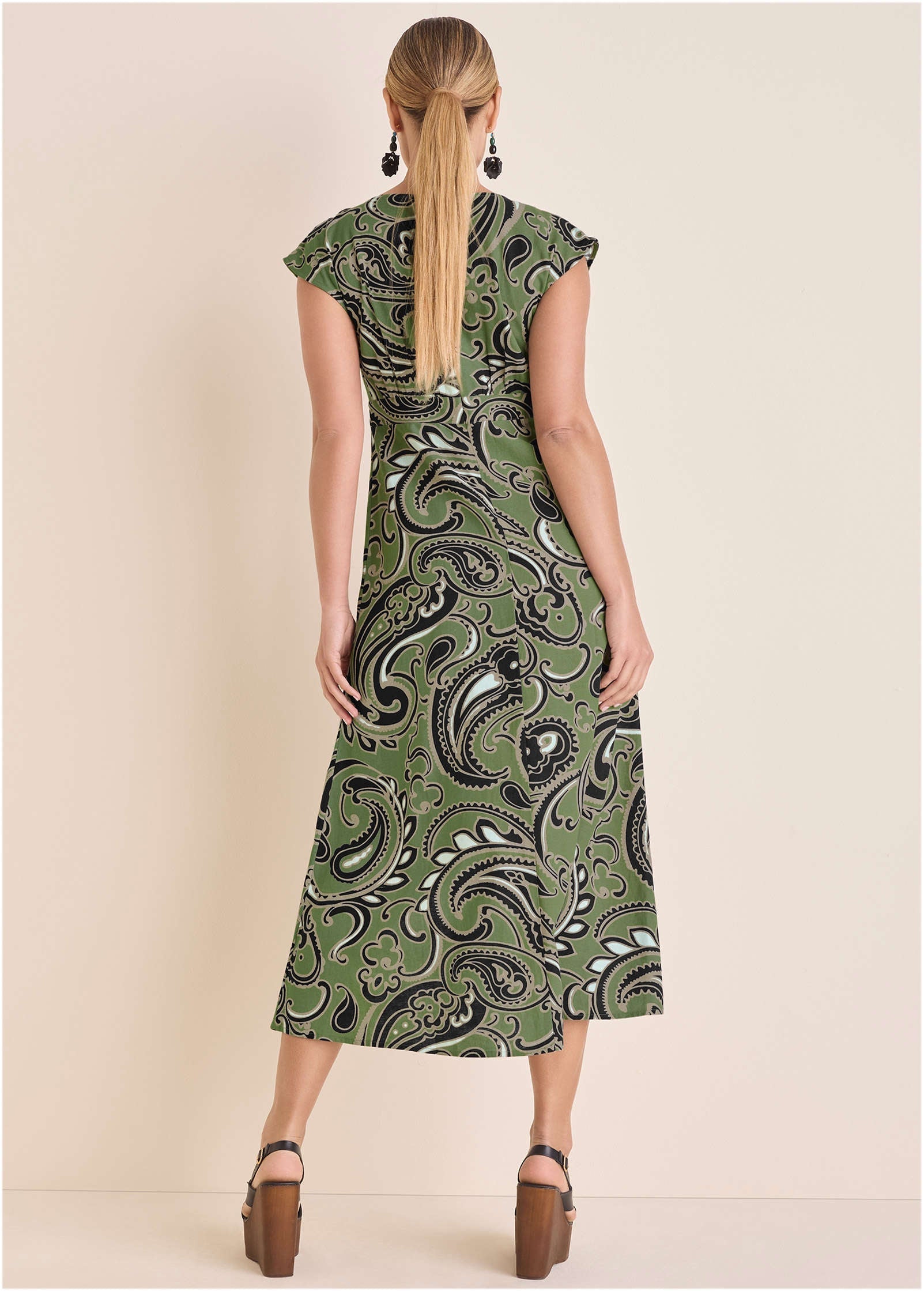 Linen V-Neck Maxi Dress - Large Splendid Paisley | Venus Featured