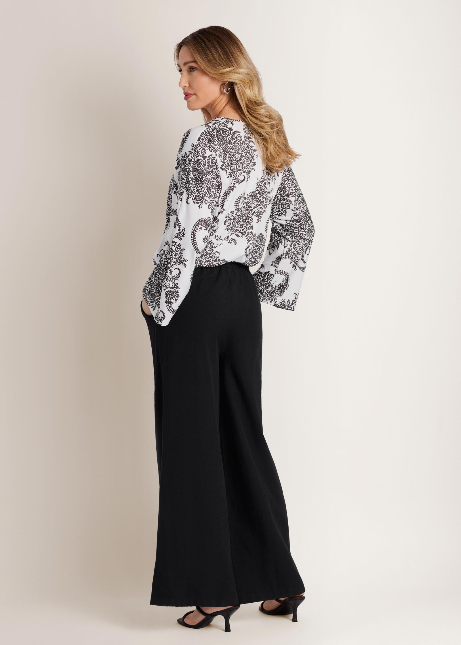 Banded Hem Top White/Black | Venus Limited Edition