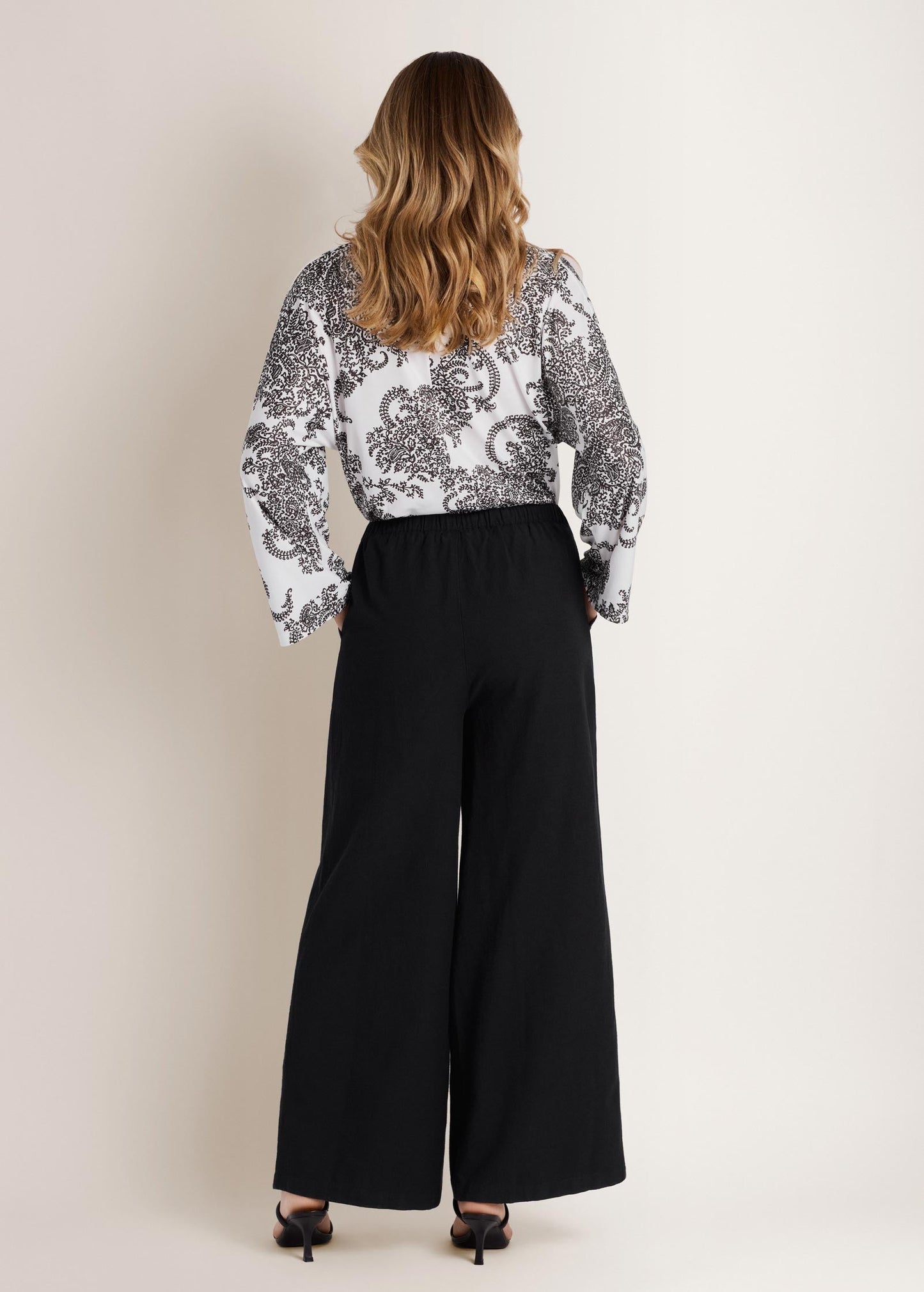 Banded Hem Top White/Black | Venus Limited Edition
