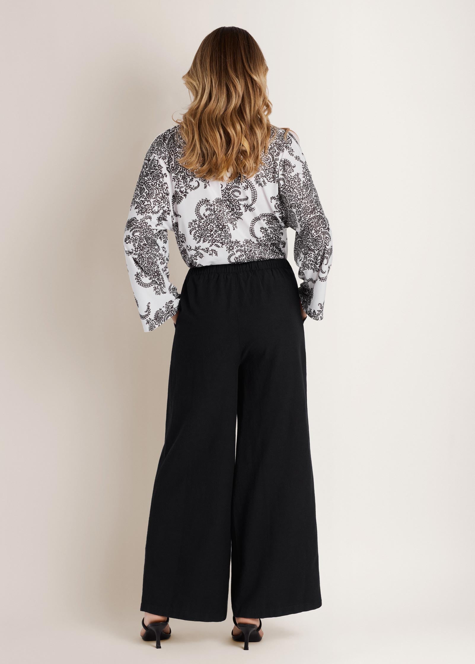 Banded Hem Top White/Black | Venus Limited Edition